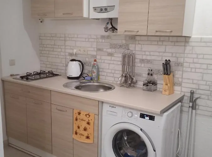 On Bolshaya Arnautskaya 71 *