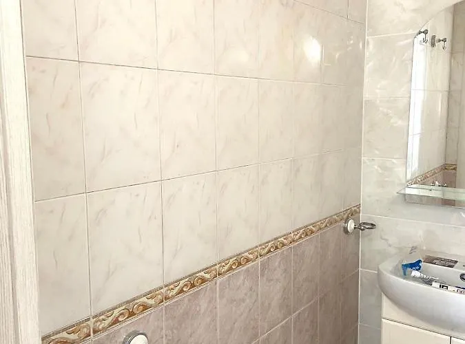 On Bolshaya Arnautskaya 71 Apartment